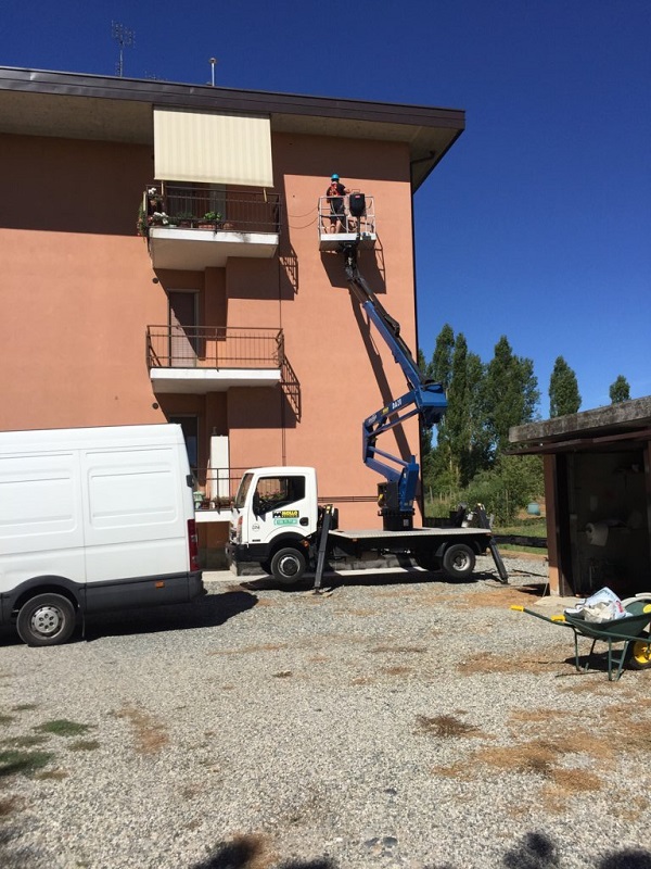 Isolamento casa. Insufflaggio muri perimetrali. Pontestura (AL).