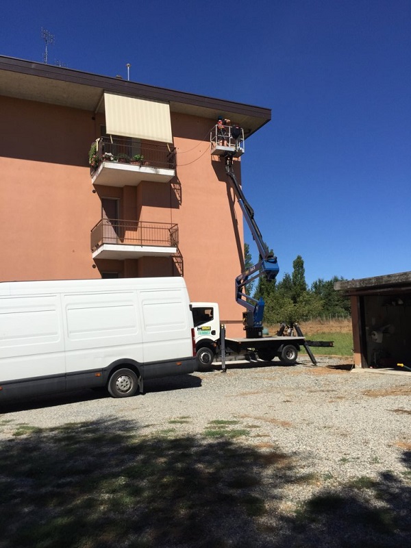 Isolamento casa. Insufflaggio muri perimetrali. Pontestura (AL).